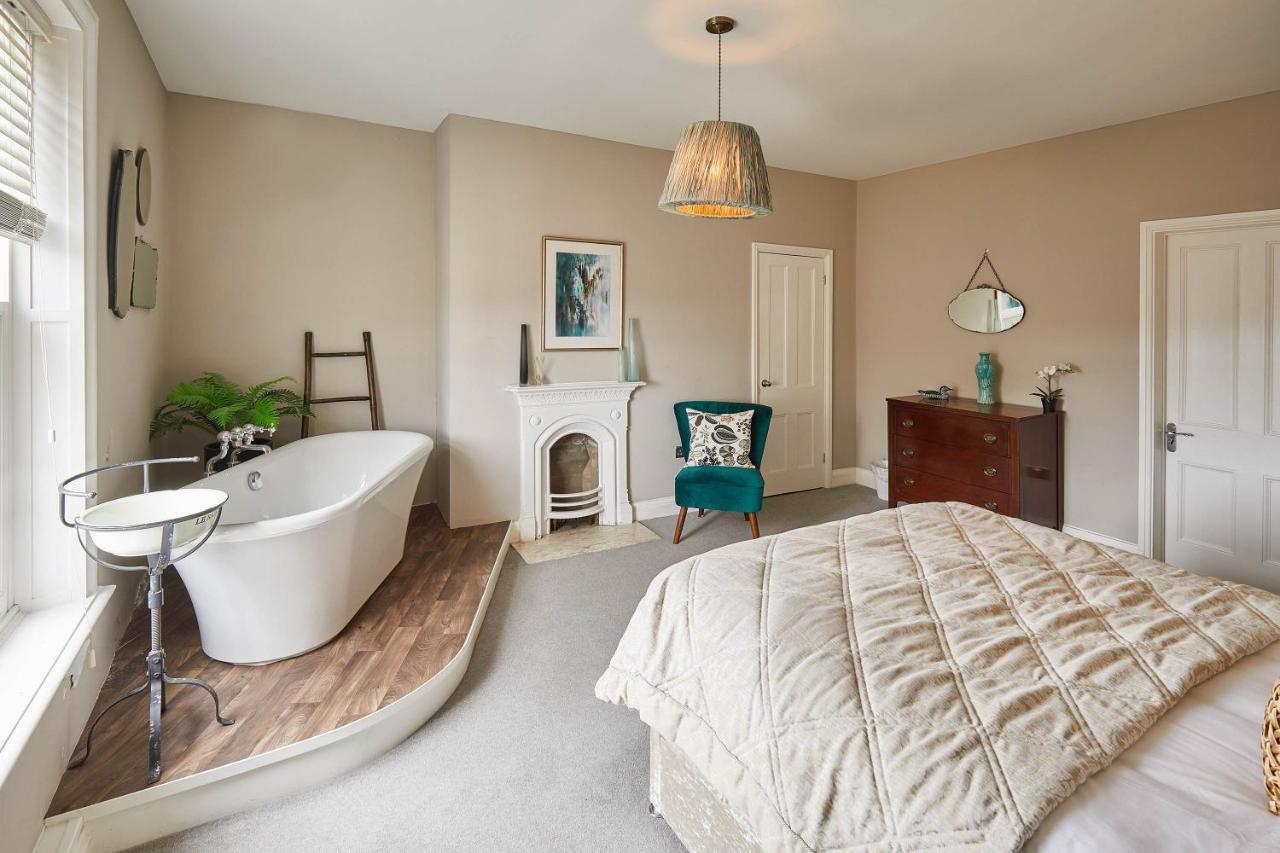 Host & Stay - One Mulgrave Place Уитби Екстериор снимка