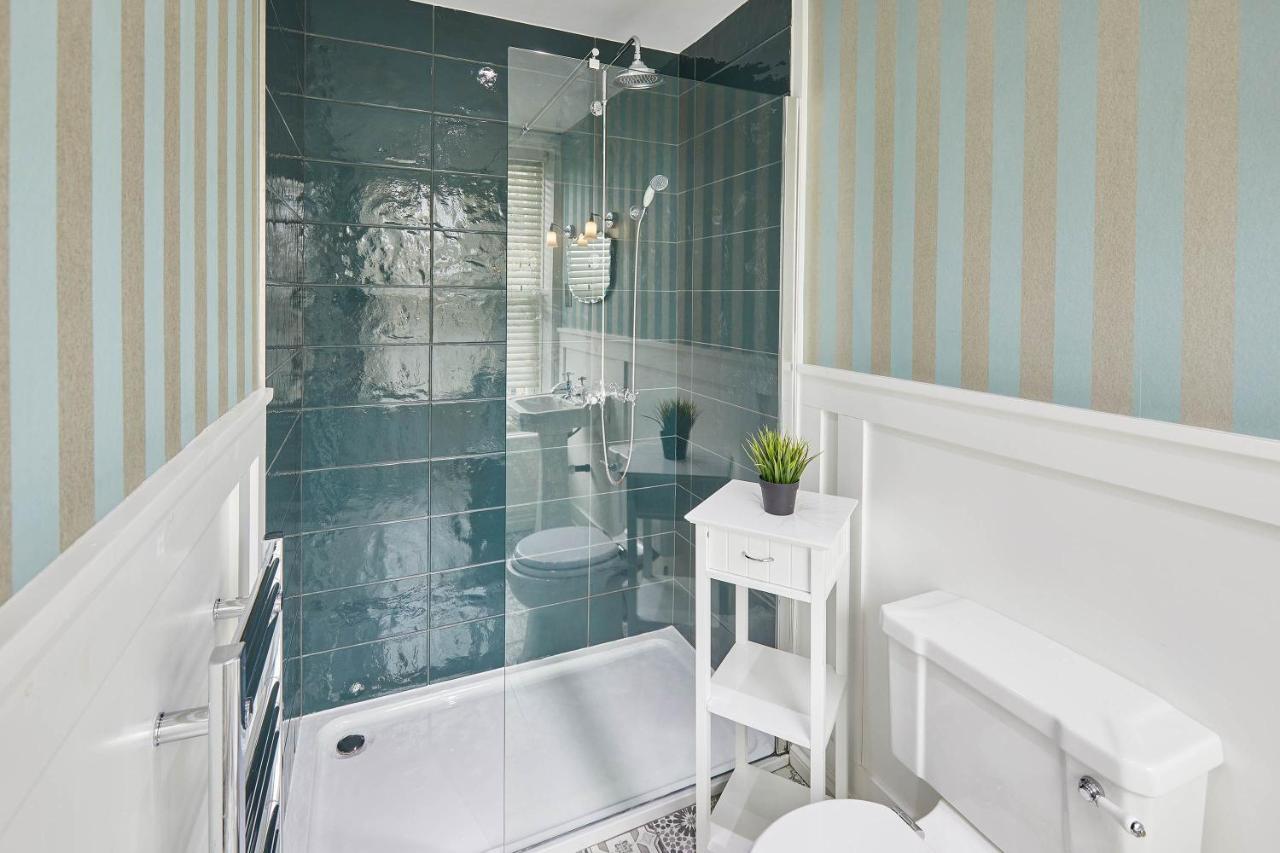 Host & Stay - One Mulgrave Place Уитби Екстериор снимка