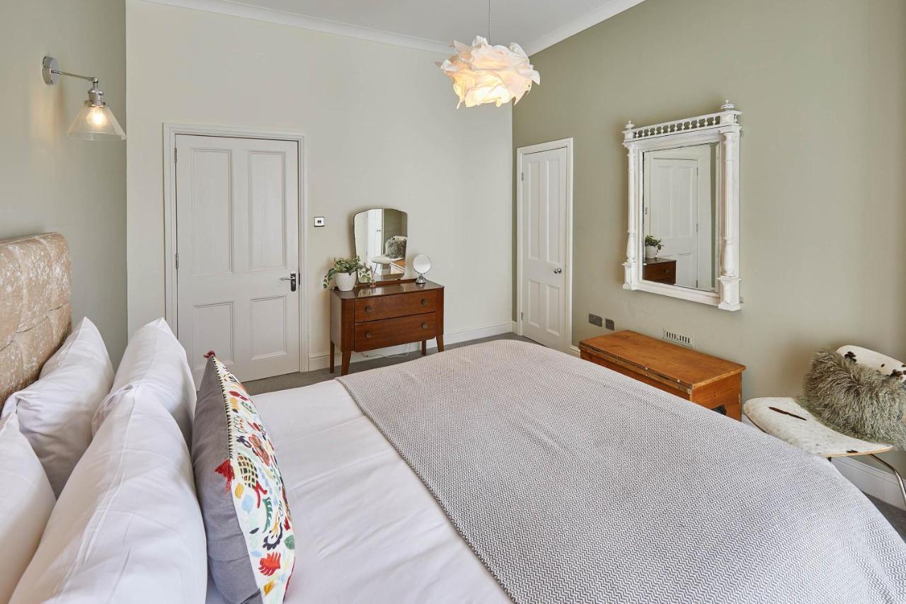 Host & Stay - One Mulgrave Place Уитби Екстериор снимка
